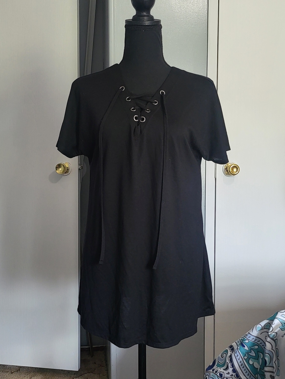 Xersion Black Lace-Up Short Sleeve Tee